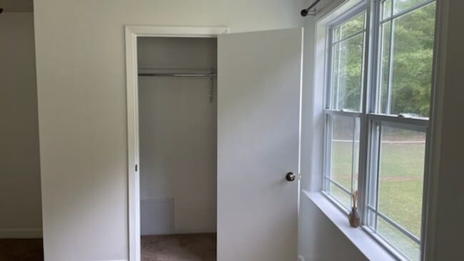 Building Photo - 179 Parker Ln