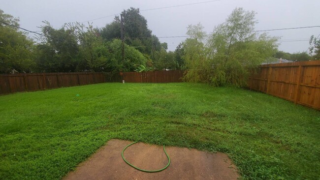 Building Photo - Charming 3 bed/2 bath home for rent in the Old River Manor subdivision in Channelview,