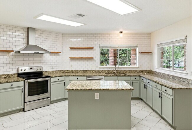 Building Photo - 22023 Oriole Hill Dr