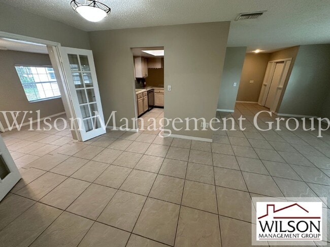 Building Photo - 620 Lakespur Ln