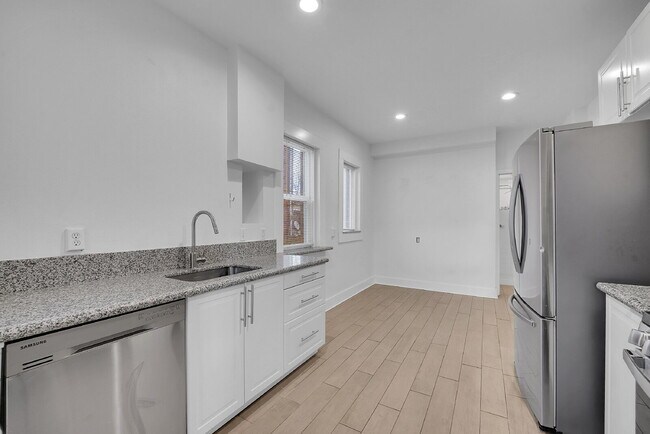 Building Photo - $2,180.95 - Charming 1 bed, 1 bath located in Denver with Bonus Flex Room!