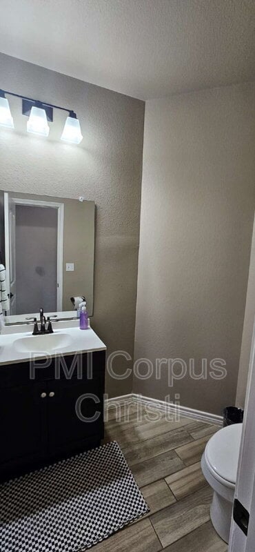 Building Photo - 7813 Cattlemen Dr