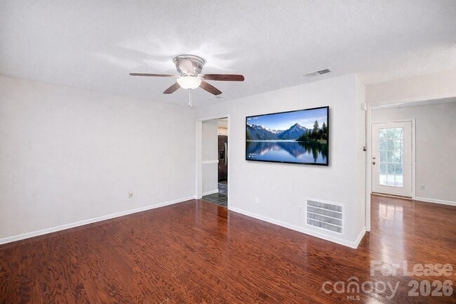 Building Photo - 218 Clearbrook Rd