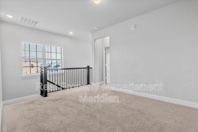 Building Photo - 815 Ponds Edge Ln