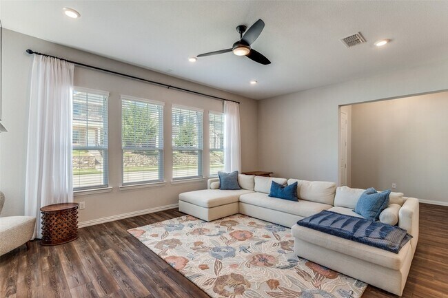 Building Photo - 3309 Sarala Ct