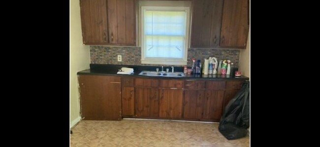 Building Photo - 616 Indianola Dr