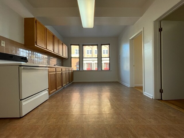 Building Photo - 2323 N Kedzie Blvd