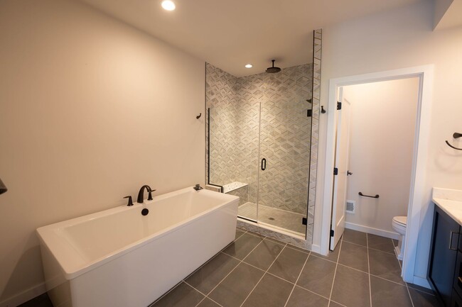 Building Photo - Luxury Reston Rental