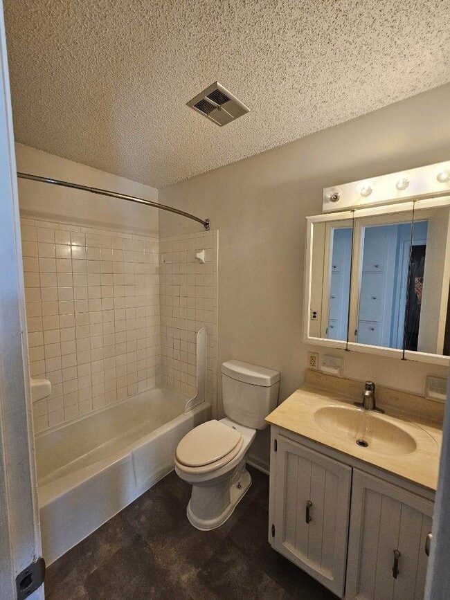 Building Photo - 8724 W University St