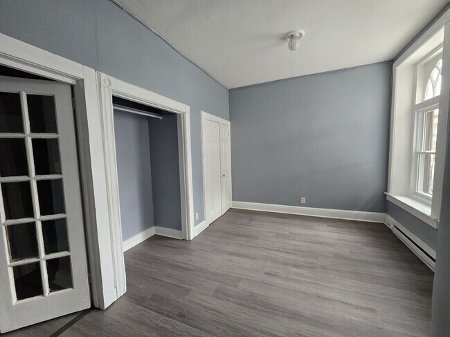 Building Photo - 809-811 W. Linden Street