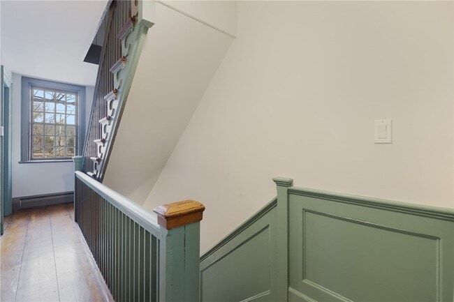 Building Photo - 73 Thames St