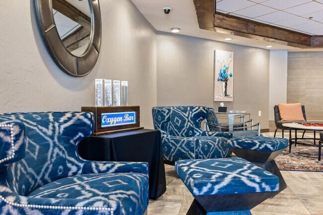 Building Photo - 535 South Park Avenue