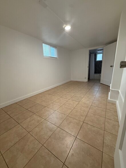 Building Photo - 311 N Broadway St