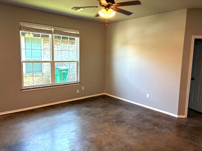 Building Photo - 7508 Redbud Villas Ct