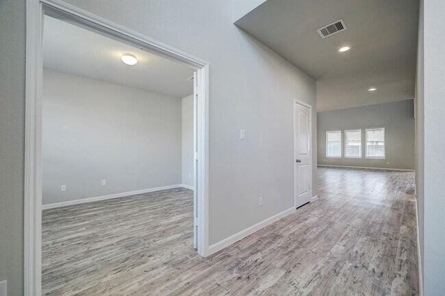 Building Photo - 28011 Langsdale Ct
