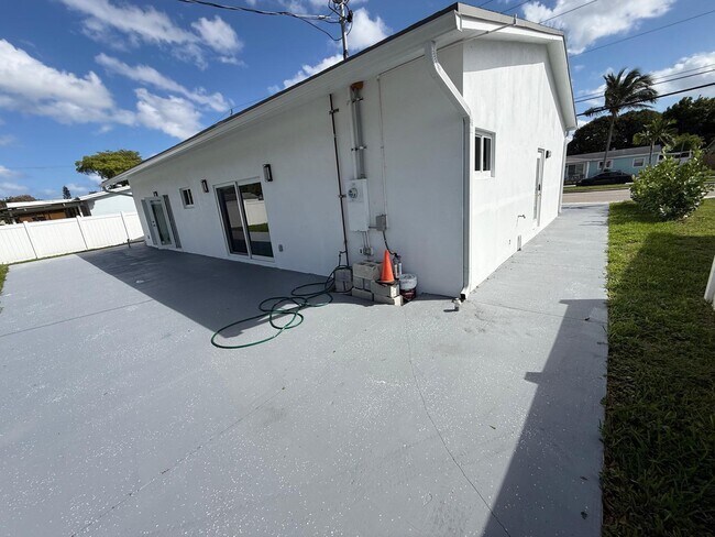 Building Photo - 6319 Southgate Blvd