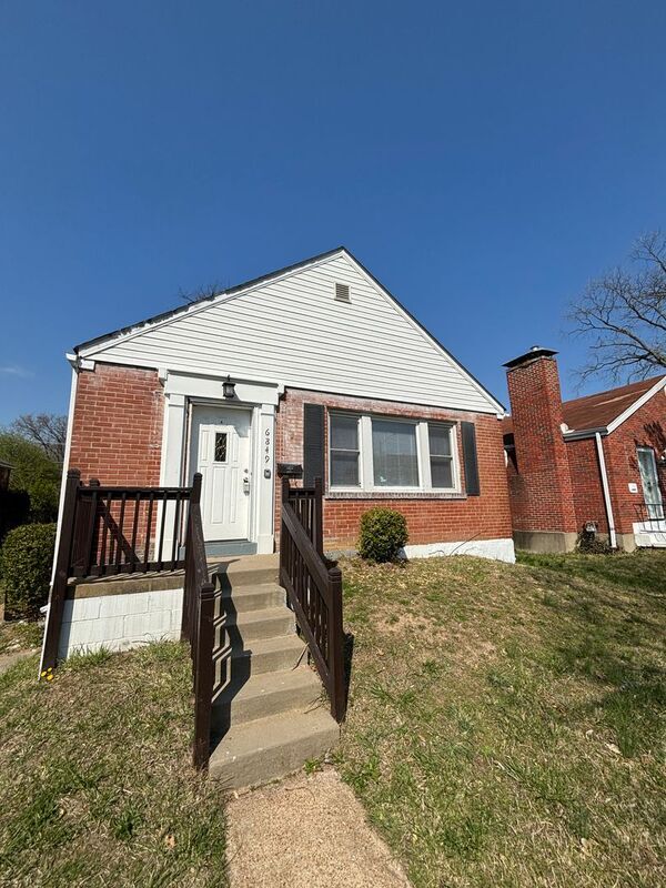 Building Photo - 6849 Roberts Ave