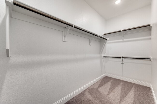 Building Photo - 6148 Blythe Dr