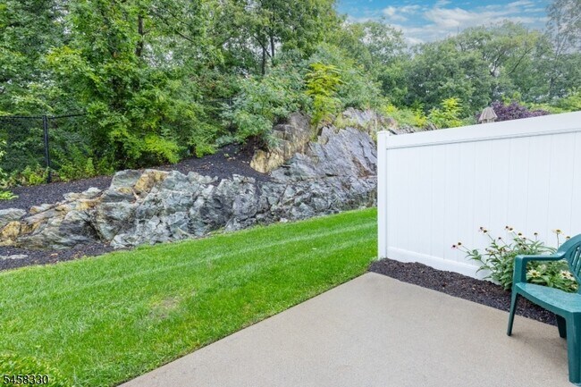 Building Photo - 52 Parkside Dr