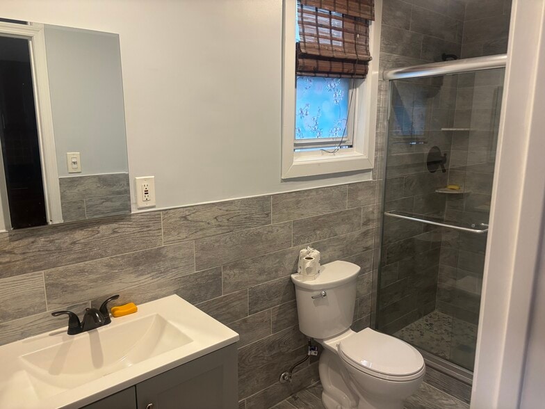 Building Photo - 120 Glenwood Ave