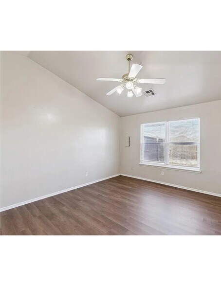 Building Photo - 602 Welston Cir