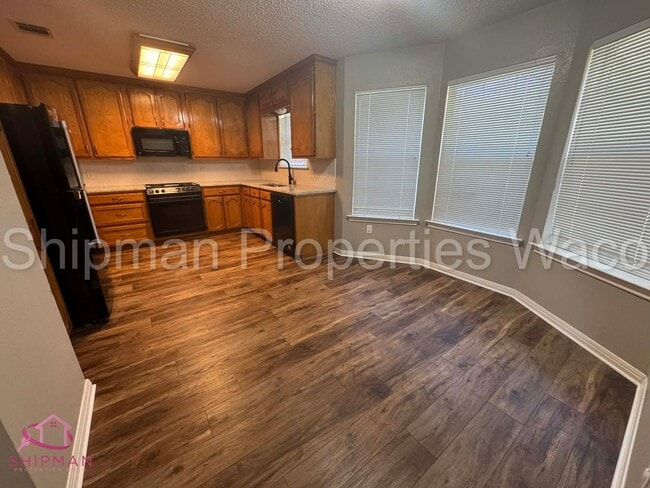 Building Photo - 848 Eagles Nest Dr