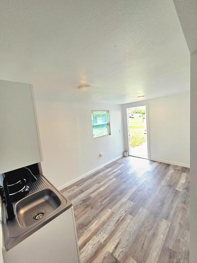 Building Photo - 2289 Dallas St