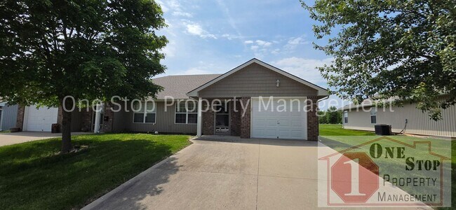 Building Photo - Beautiful 4 Bedroom 2 Bathroom in Grain Valley!