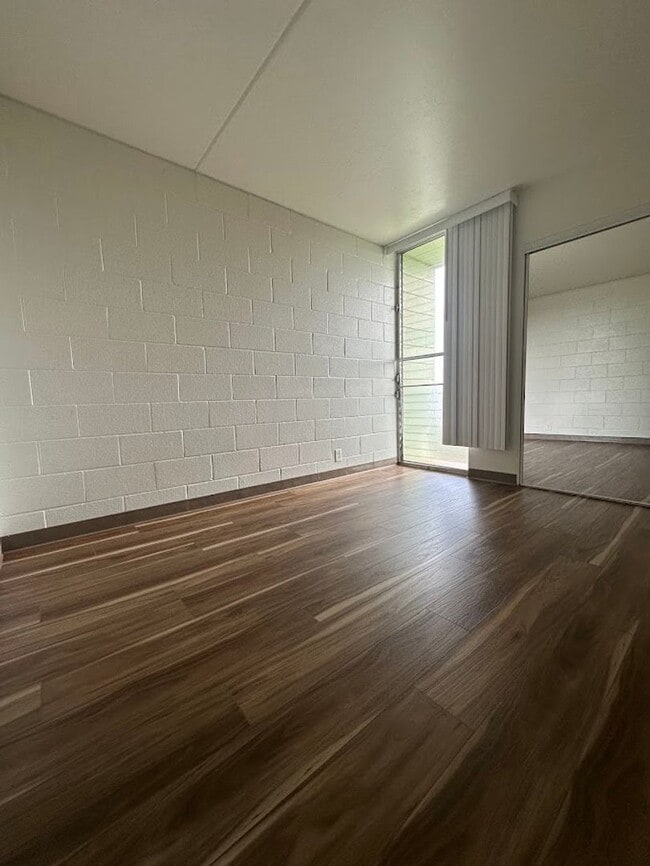 Building Photo - Lalawai Hale 2 bedroom, 1 bath, 1 uncovere...