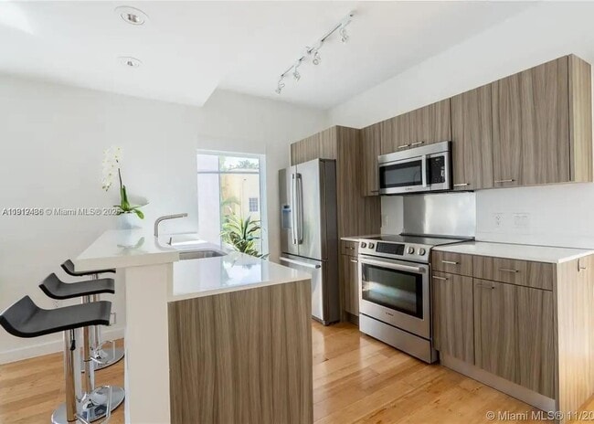 Building Photo - 619 Meridian Ave