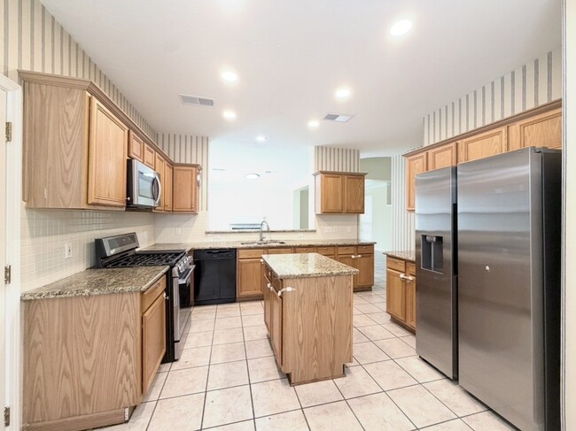 Building Photo - 12211 Meadow Crest Ct