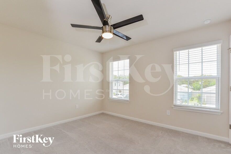 Building Photo - 3598 Lazy River Ter