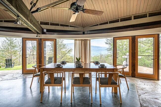 Building Photo - 1816 Bear Spgs Wy