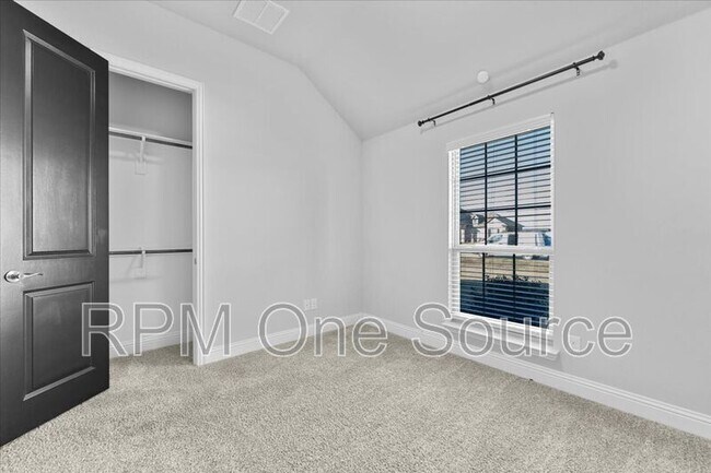 Building Photo - 6320 Starr Dr.