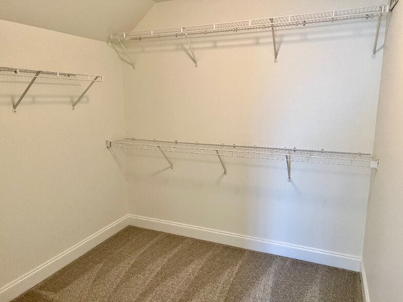 Building Photo - 228 Cabot Dr