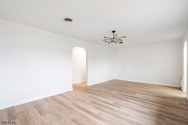 Building Photo - 929 Heaton Pl