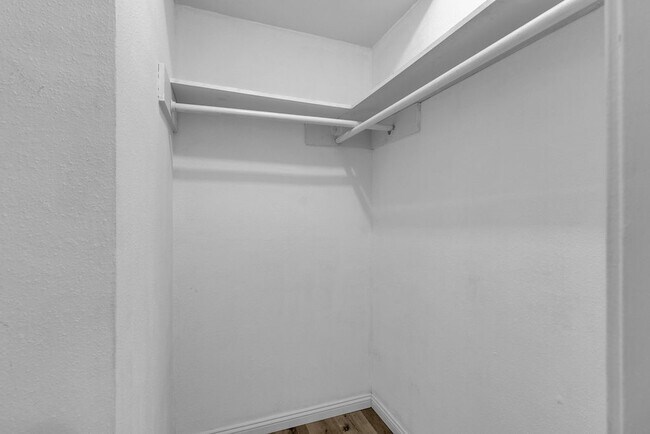 Building Photo - 9707 Richmond Ave.