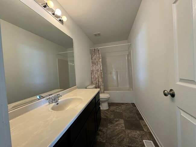 Building Photo - 13187 Roosevelt Pl