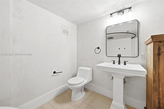 Building Photo - 6704 SW 114th Pl