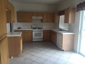 Building Photo - 12866 Brookdale St