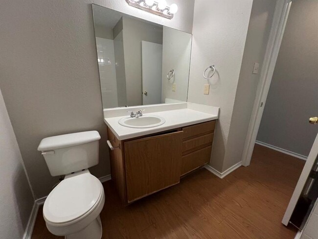 Building Photo - 7209 Aldea Dr