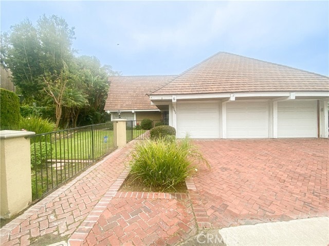 Building Photo - 20692 Cottonwood Rd