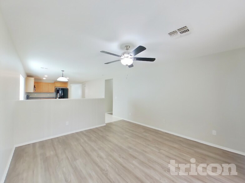 Building Photo - 5306 E Silverbell Rd