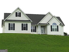 Building Photo - 135 Evans Rd