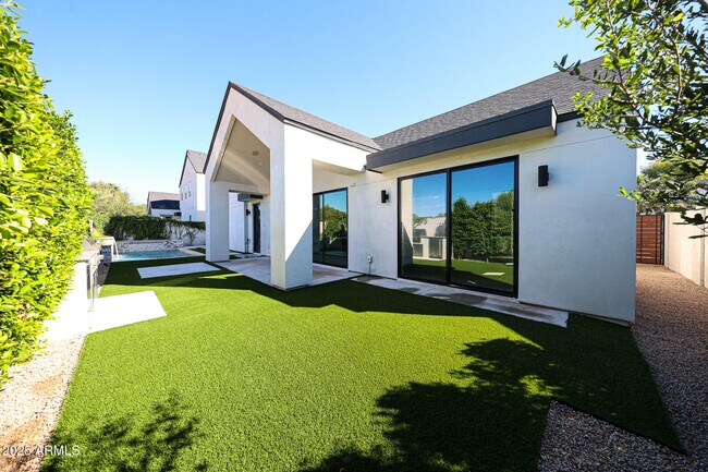 Building Photo - 6314 N 10th Dr