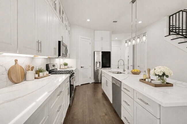 Building Photo - 111 E 33rd St