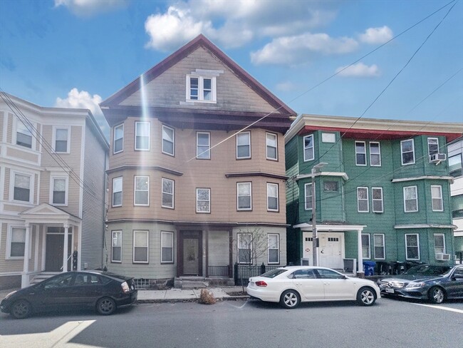 Building Photo - 32 Fisher Ave