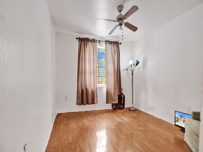 Building Photo - 613 NW 135th Terrace