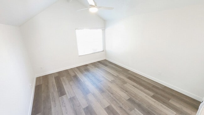 Building Photo - Tierrasanta 4 bedroom 2.5 bath, Garage, Up...