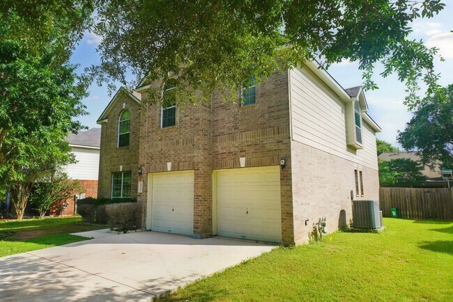 Building Photo - Gorgeous 5 Bedroom Home in Gated Subdivision - Schertz - Realtor Commmission: $550